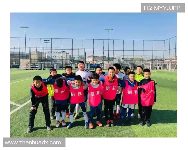 昔日绿茵英雄齐聚一堂 共话球场岁月与未来愿景