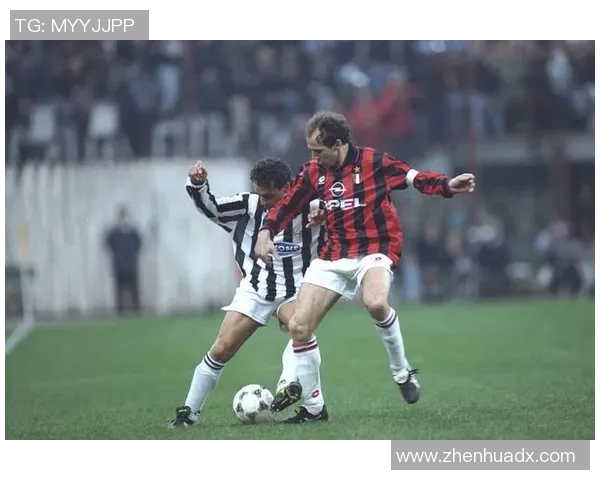 足球球星情侣短袖时尚搭配 释放运动魅力与甜蜜浪漫气息